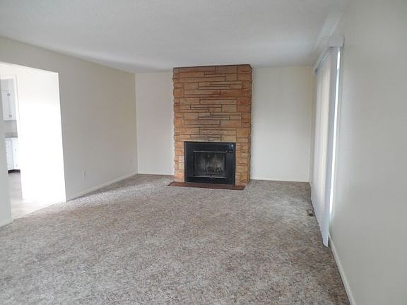 2nd image of 720 Avenue E APT 3