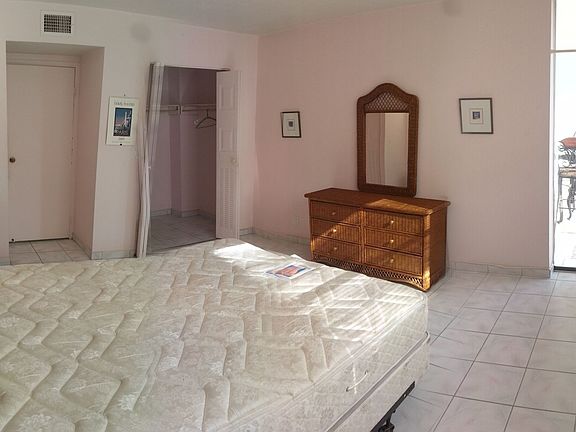 5th image of 2821 Somerset Dr APT 306