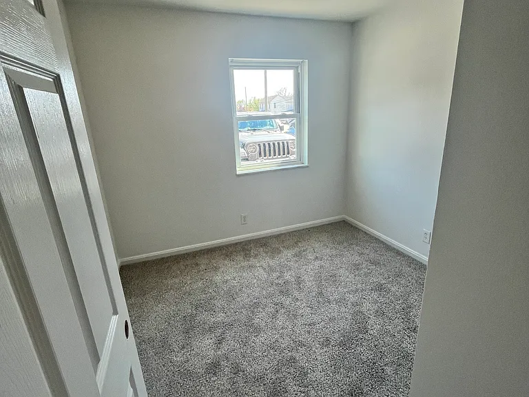 300 S Morrison Ave #340 — Photo 4
