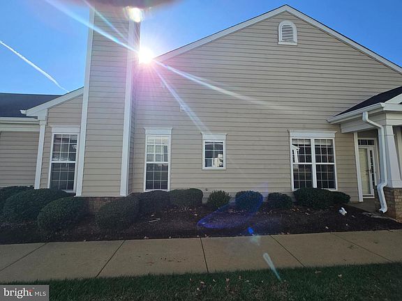 5th image of 272 Williamsburg Cir