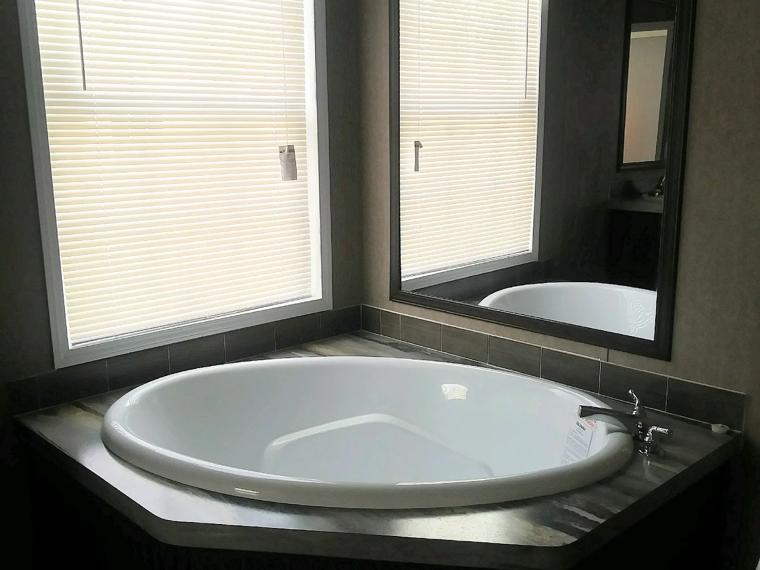 4 bed, 2.0 bath, 1568 sqft, $1,899 — Photo 3