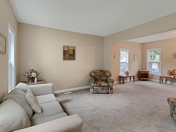 5th image of 2228 Aldrich Ave N