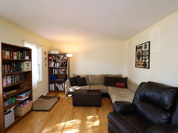 3rd image of 3321 Otter Creek Dr