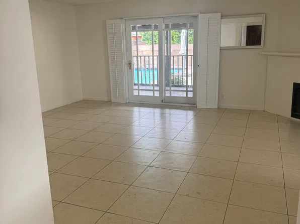 6915 Fallbrook Ave, West Hills, CA 91307