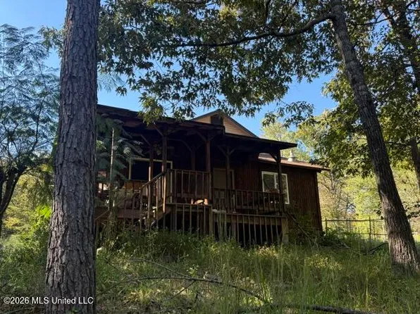 349 Black Gum Rd, Batesville, MS 38606