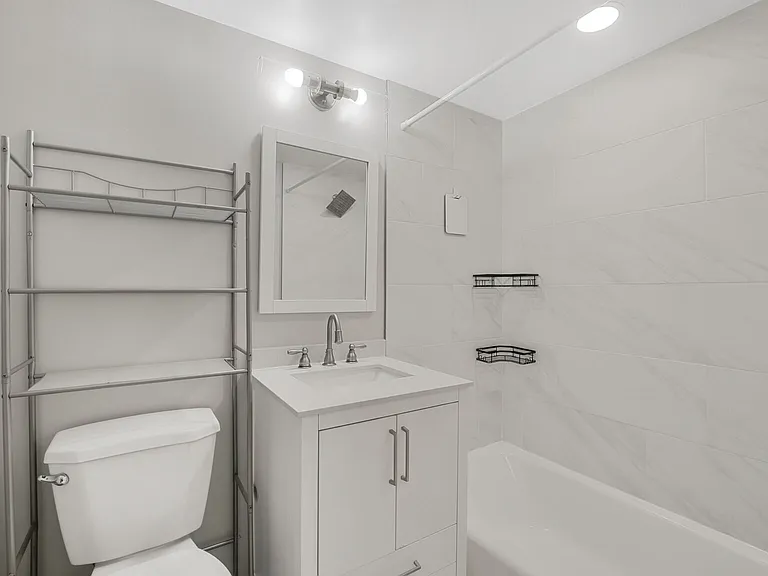 3860 Lyndhurst Dr #202 — Photo 18