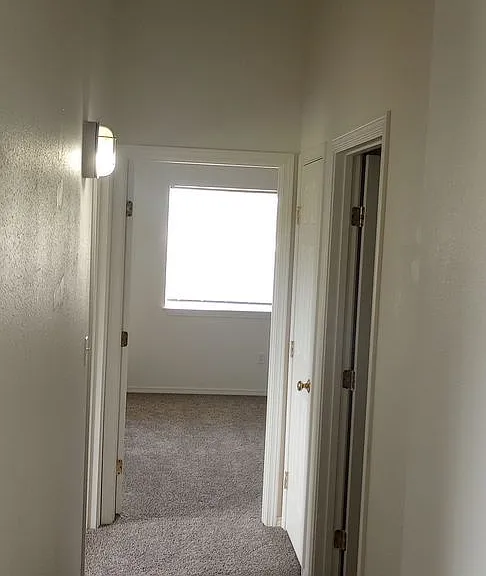 Vessey Park Apartments — Photo 59
