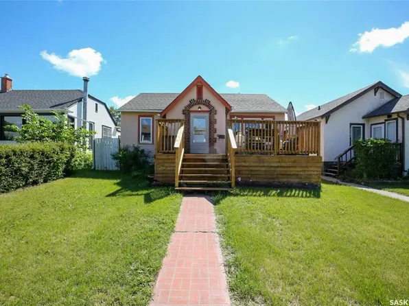 2241 Queen STREET, Regina, SK S4T 4C6