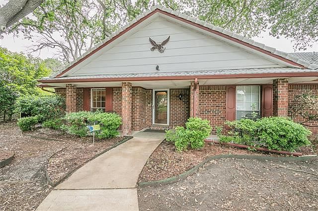1st image of 218 High Brook Dr