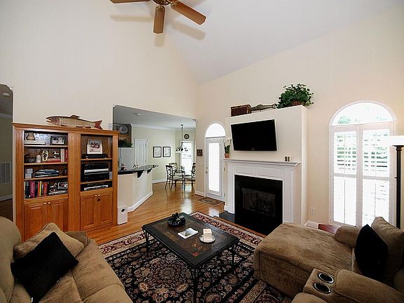 4th image of 4528 Ferguson Cir