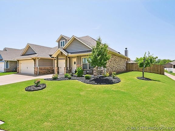 3rd image of 2401 Ryder Dr