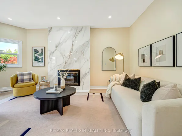 27 Captain Francis Dr, Markham, ON L3R 9C8