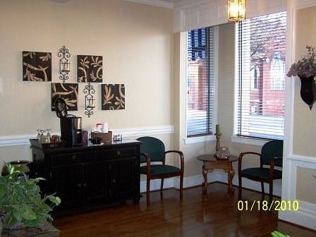 2nd image of 118 Main St