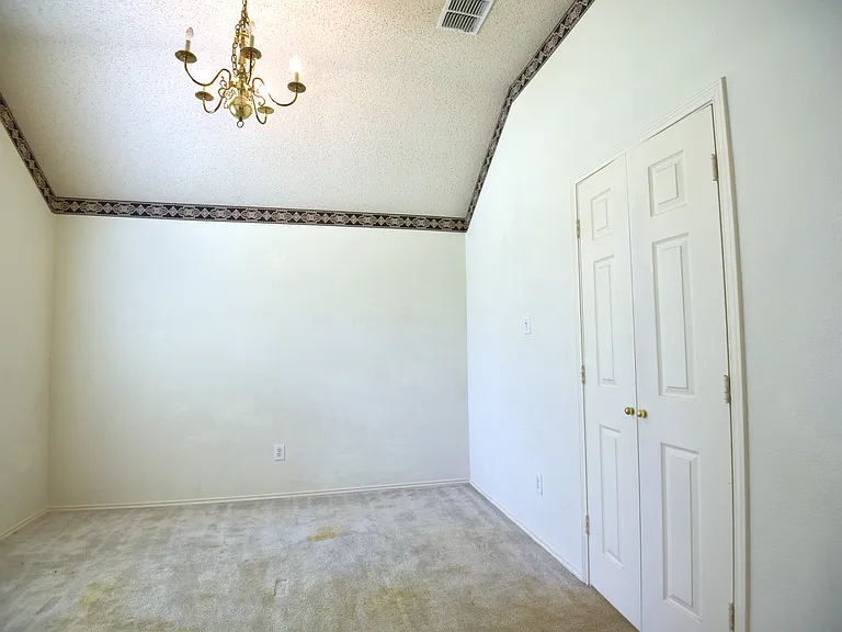 9700 Summer Dr — Photo 5