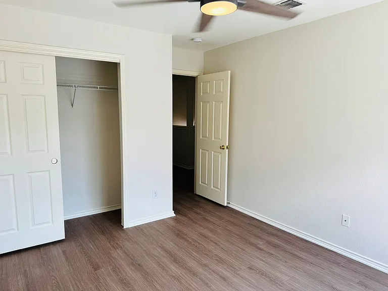 8943 Walnut Spgs — Photo 19