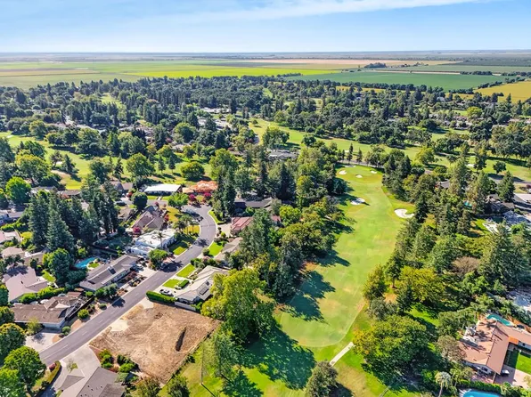 26894 Middle Golf Dr, El Macero, CA 95618