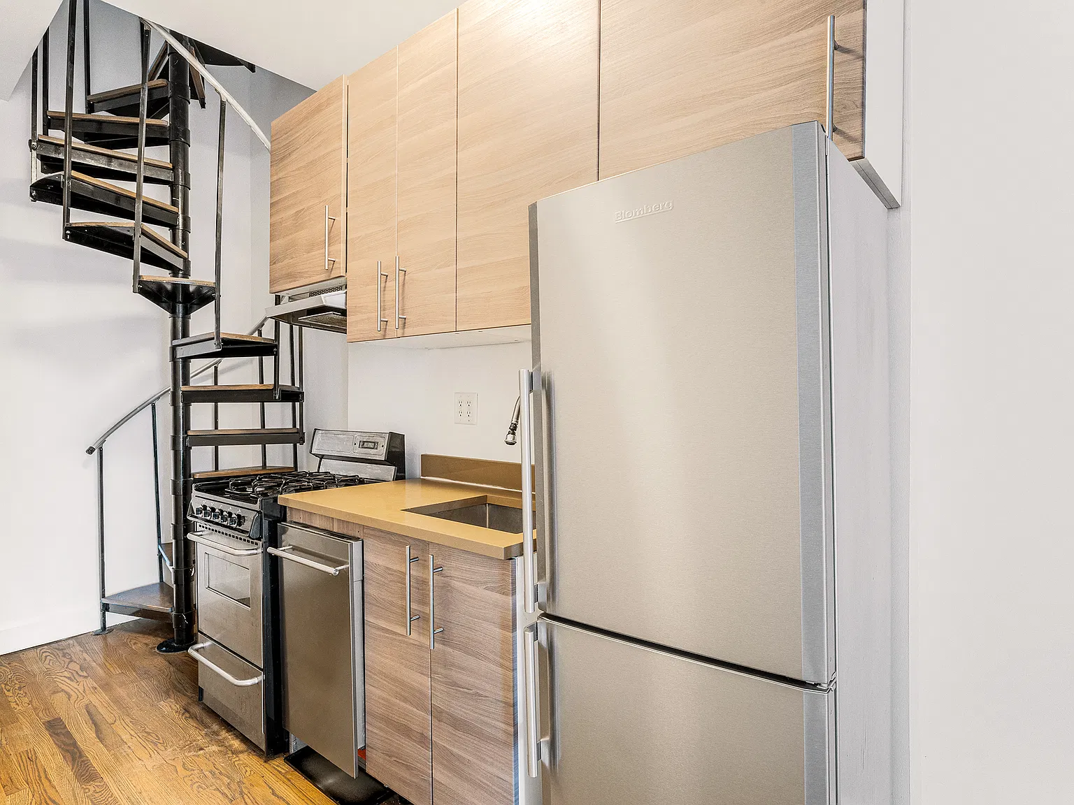 372 Second Street — Photo 2