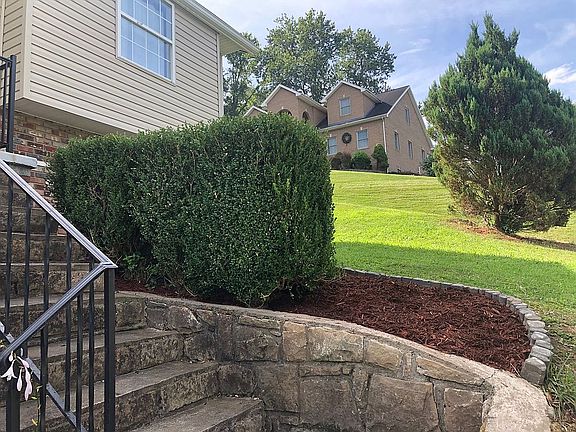 2nd image of 956 Greendale Dr