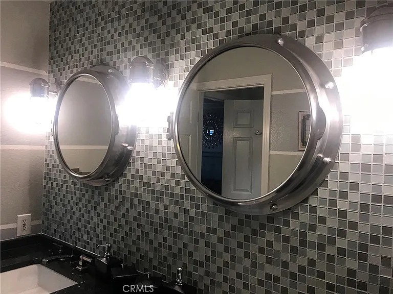 350 Villa Point Dr — Photo 18