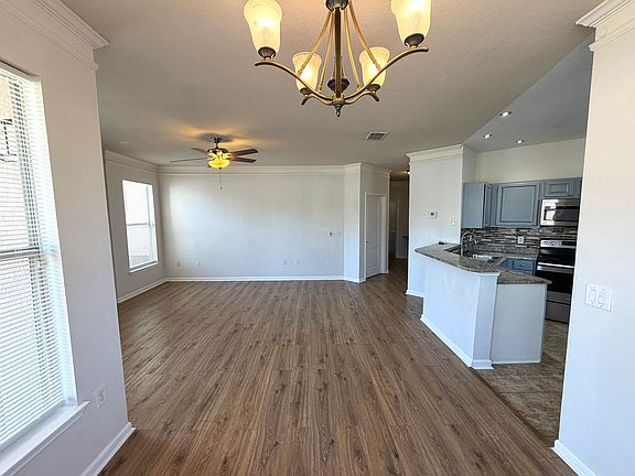 5th image of 18022 Villa Creek Dr #18022