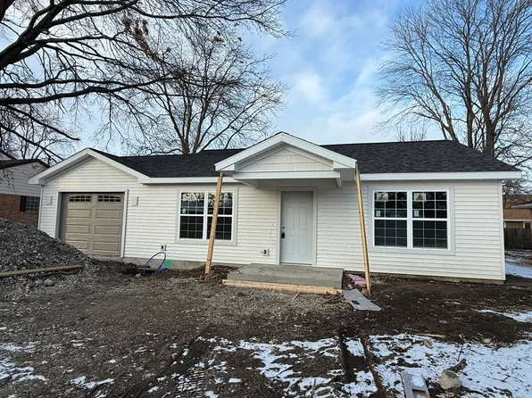 1106 Mitchem Dr, Urbana, IL 61801