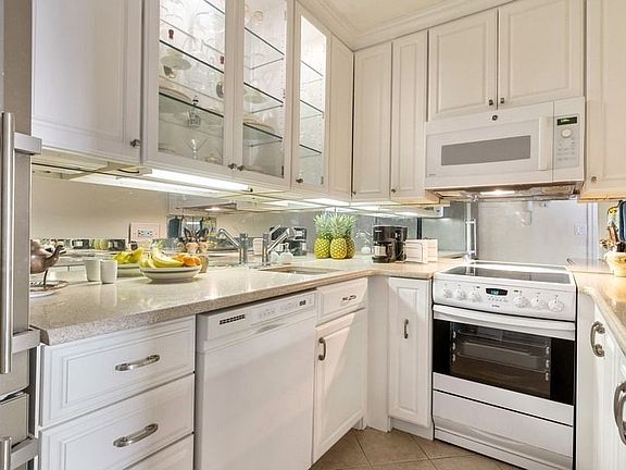 3rd image of 1065 Park Ave #23C