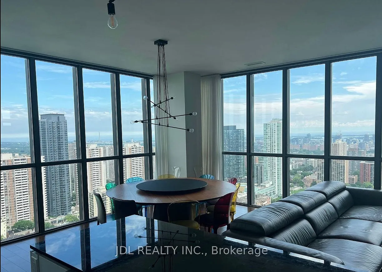 X Condo — Photo 1