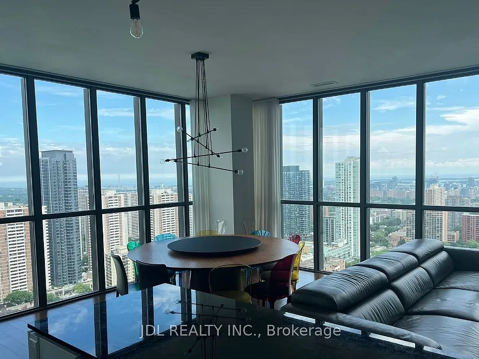 110 Charles St E #3601