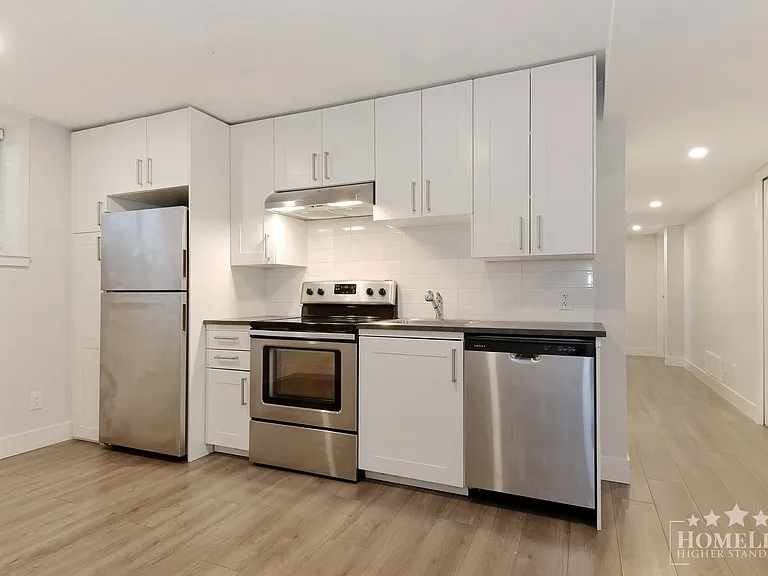 297 172a St #BASEMENT — Photo 5