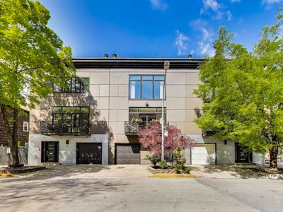 3152 N Clifton Ave, Chicago, IL, 60657