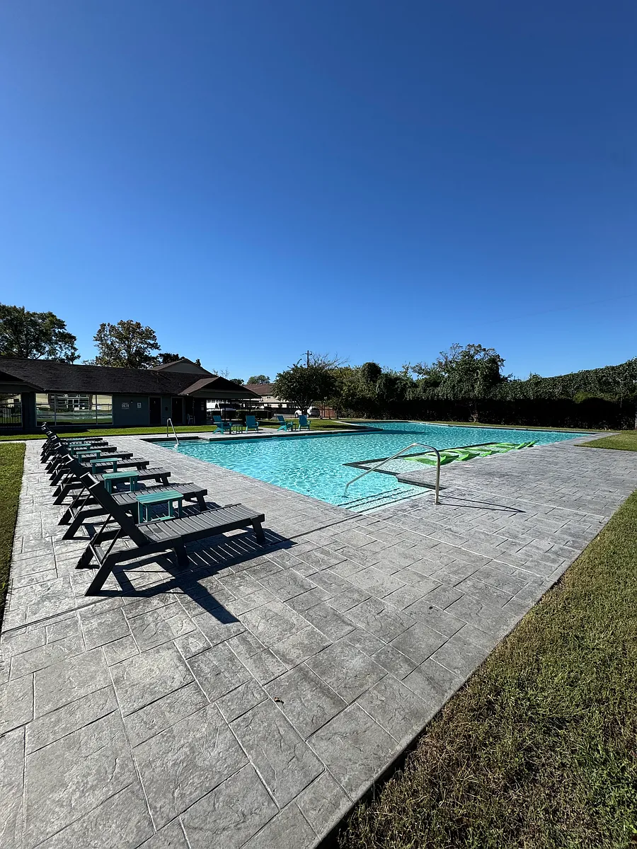 Building Photo - Upland Park Town Homes