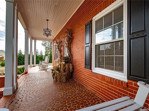 3rd image of 5009 Abernethy Park Dr