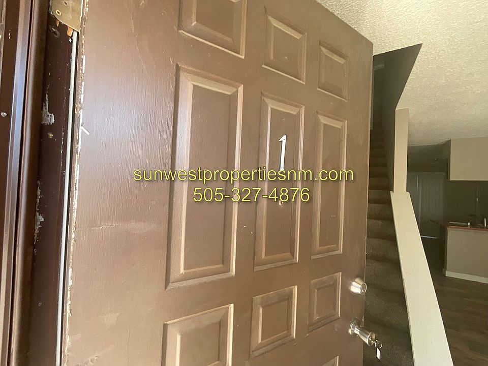 1st image of 1631 Farmington Ave APT 1