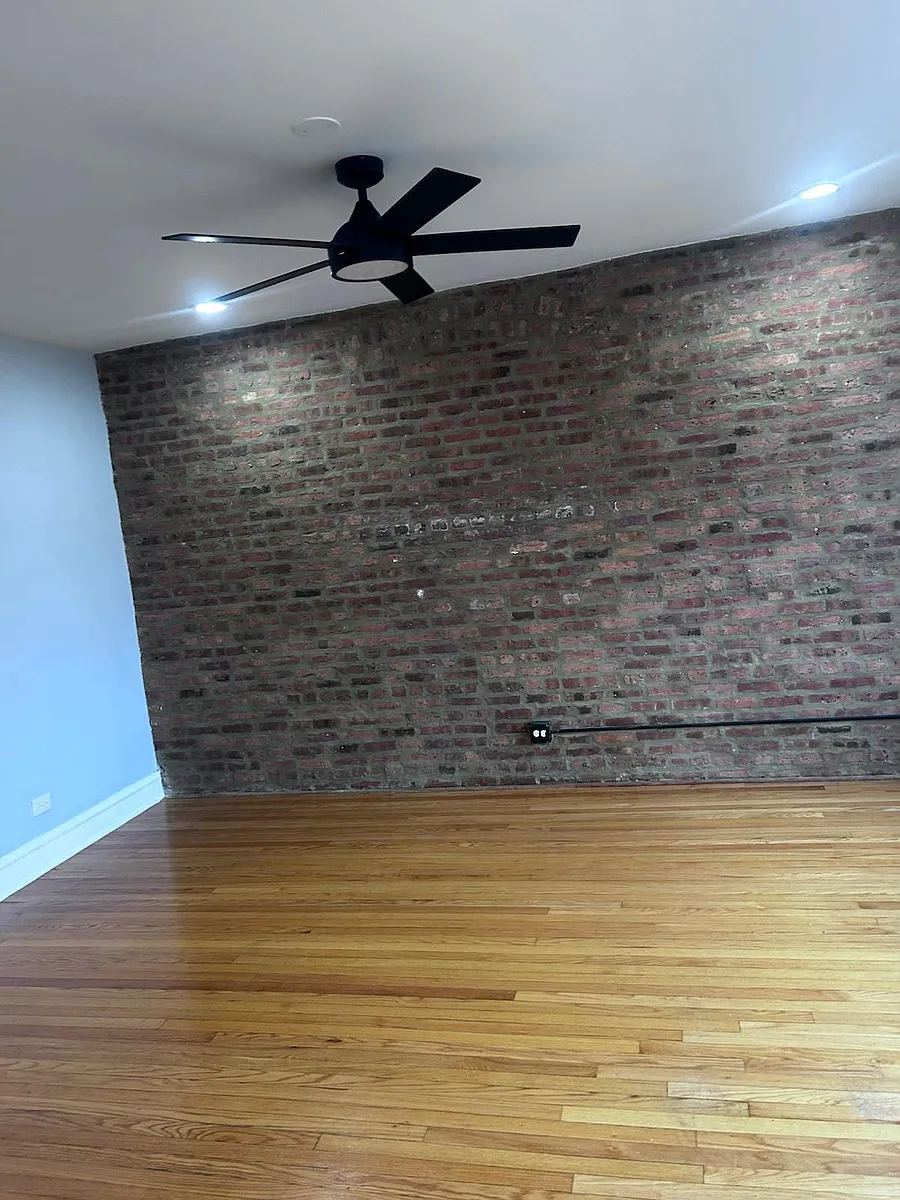 Building Photo - 6156 W Wabansia Ave #2