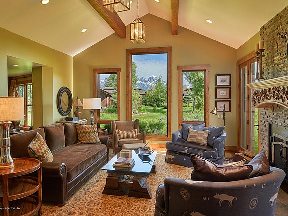 4th image of 6120 N Prickly Pear Ln