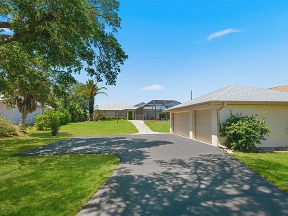 3rd image of 880 Lemon Bay Dr