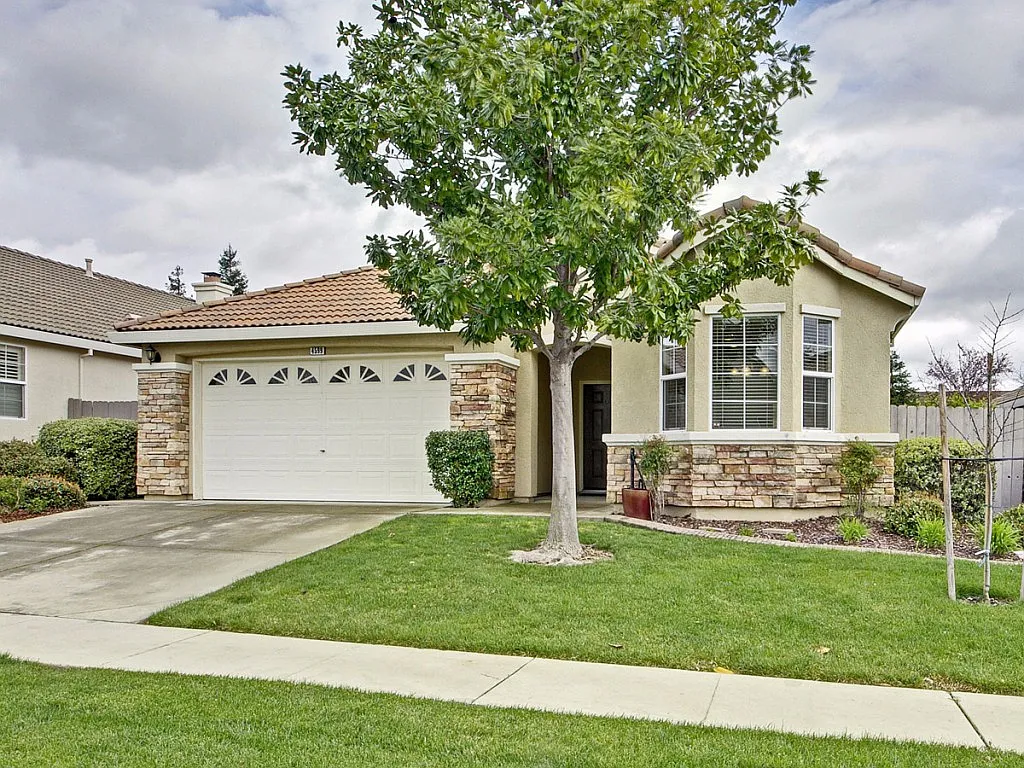 4599 Monte Mar Dr photo 1