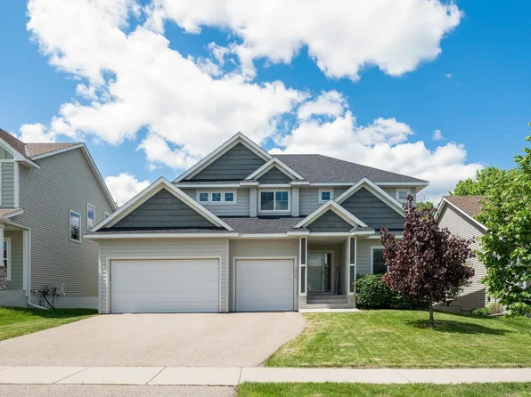 1206 Rosemary Ln, Chaska, MN 55318