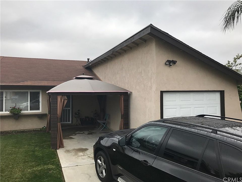 2nd image of 319 Calle Montecito