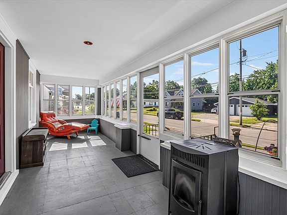 4th image of 315 ROBBINS STREET