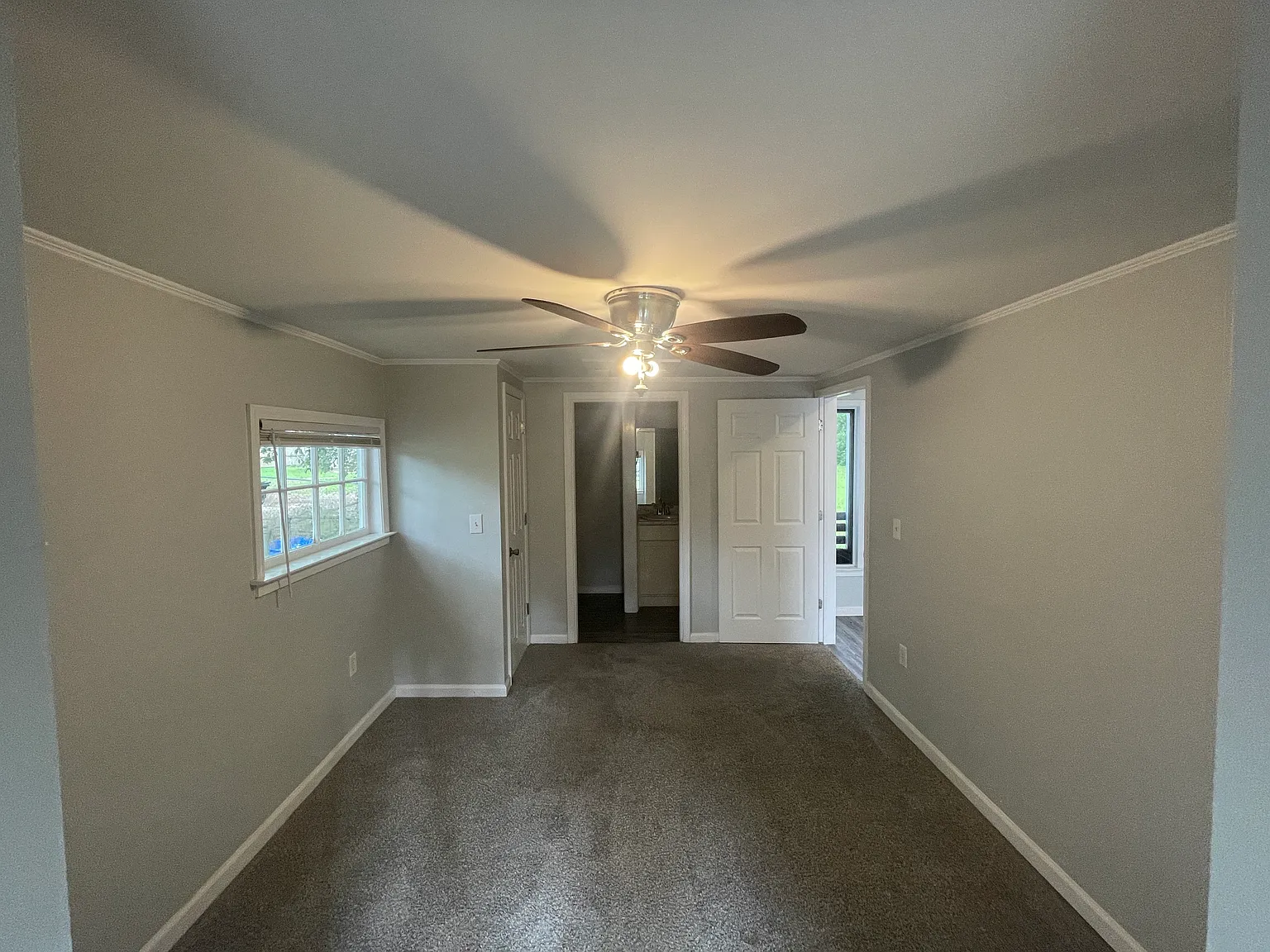 3 bed, 1.5 bath, 1112 sqft, $975 — Photo 3