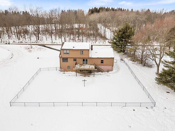 4th image of 98 Fenner Hill Rd