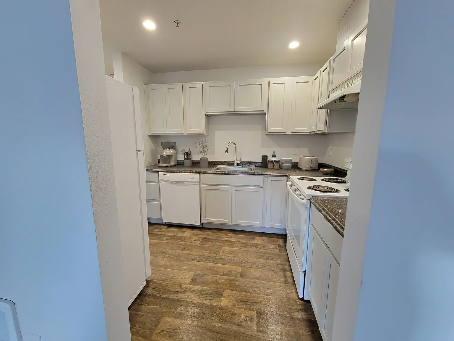 Mission View Flats — Photo 4