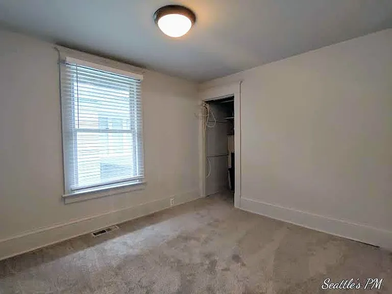 843 NE 56th St — Photo 10