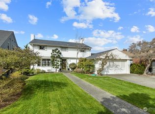 2845 W Viewmont Way W, Seattle, WA 98199