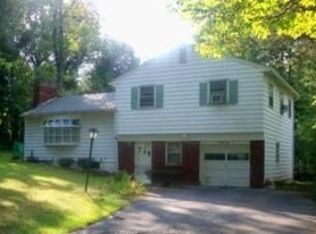24 Scenic Dr, Poughkeepsie, NY 12603