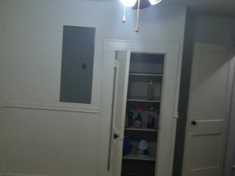 209 W Watauga Ave #2 — Photo 4