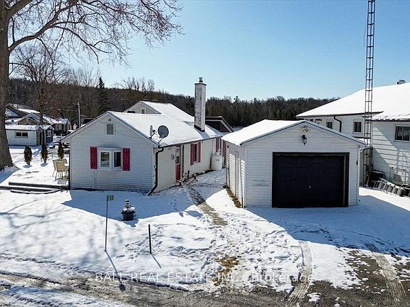 3rd image of 1129 McCarthys Point Rd