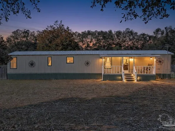 6971 Wallace Dr, Pace, FL 32571