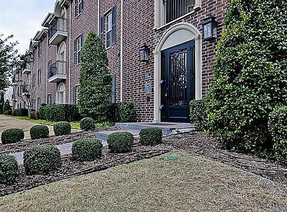 The Heights is luxury hotel living right across from SMU.